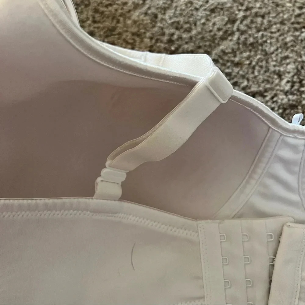 Vanity Fair Body Caress Wireless Bra 40DD 40E 72335 White Light Lined Wire Free - Picture 10 of 10